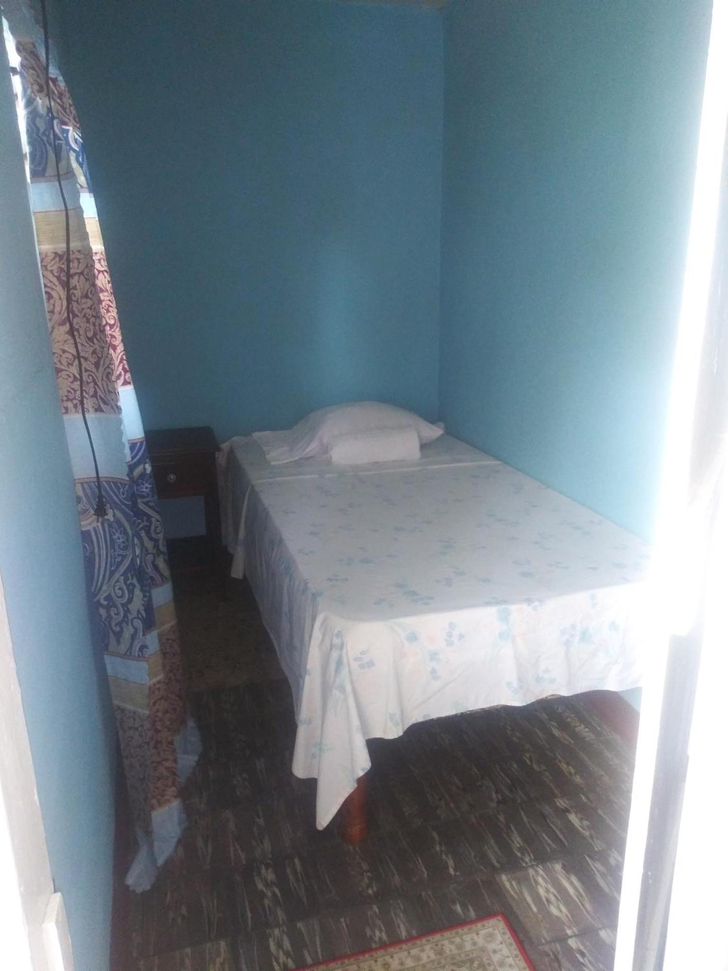 Kingston Airport Bed And Breakfast Extérieur photo